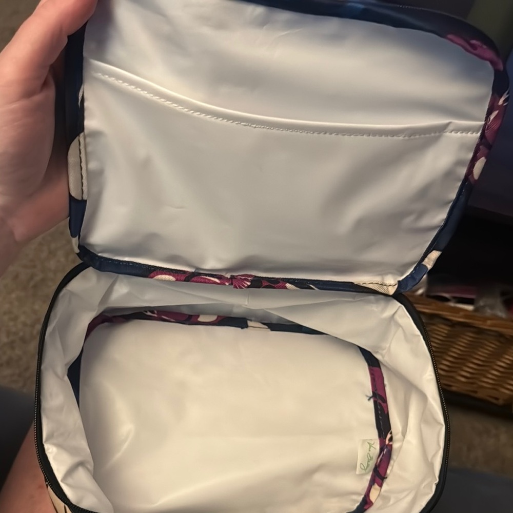 Vera Bradley 2014 (Retired Print) Tote and Lunch Bag-NWT - Picture 5 of 5